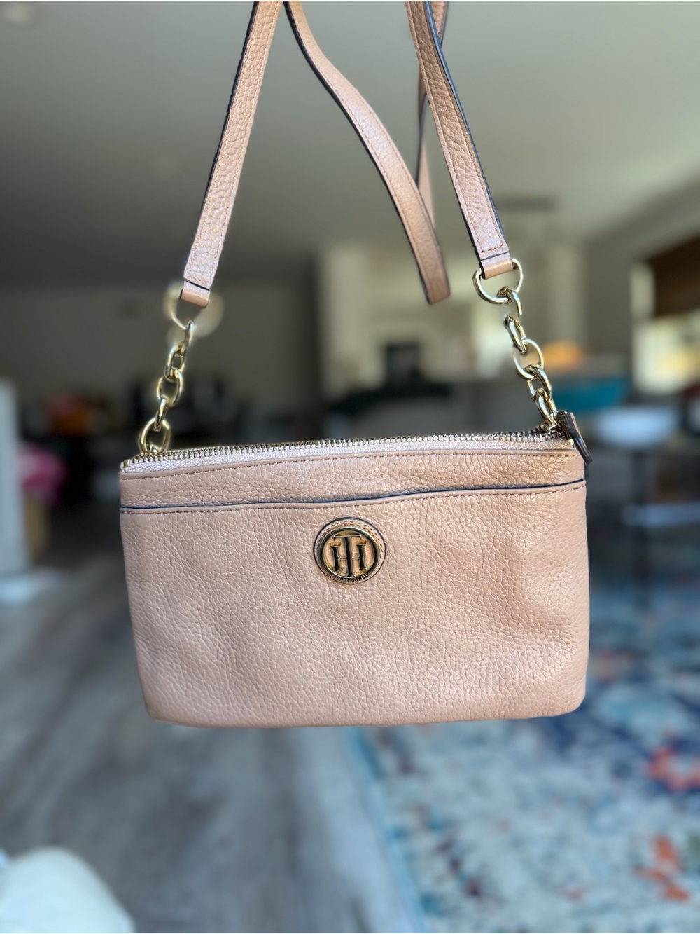 Tommy Hilfiger Genuine Leather Crossbody Bag 🤎 Beige with Gold Chain